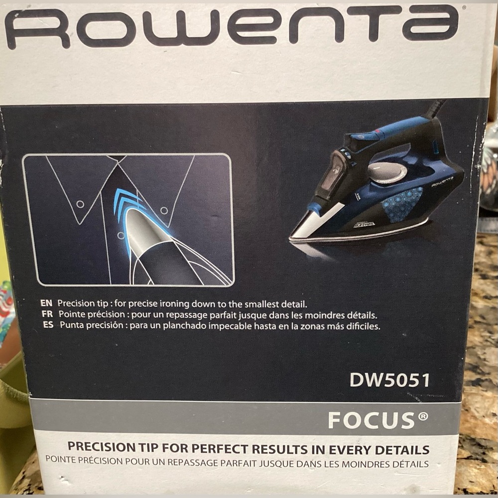 New Rowenta DW5051 Iron - Project Runway Edition - Picture 2 of 10